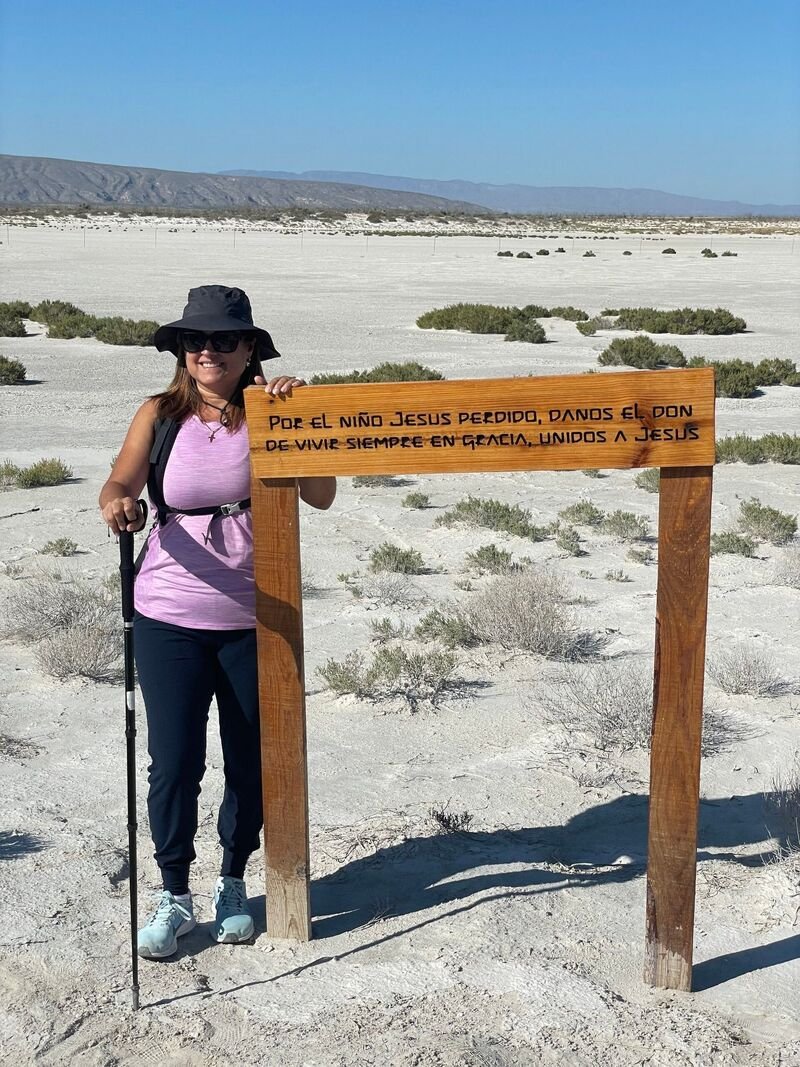 Creando un camino de fe en el desierto mexicano